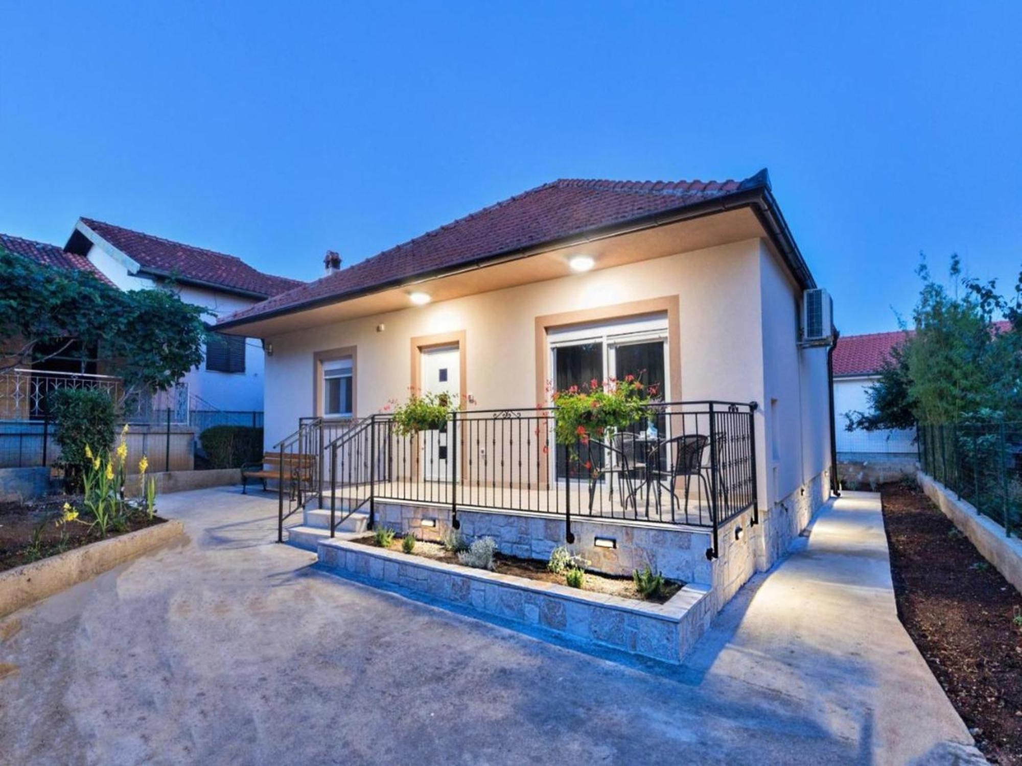 Mihael Holiday House Zadar Bagian luar foto